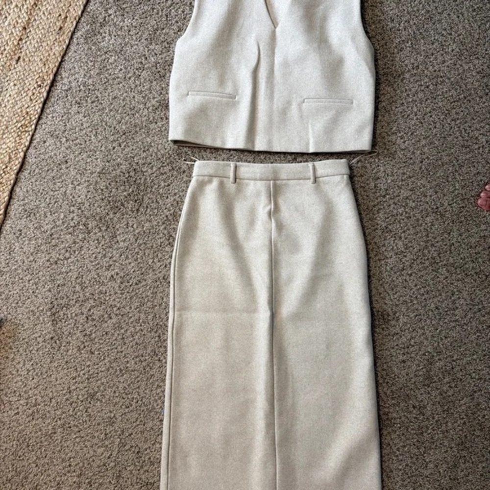 Cream Pencil Skirt with Belt Loops - Classic Women's Workwear